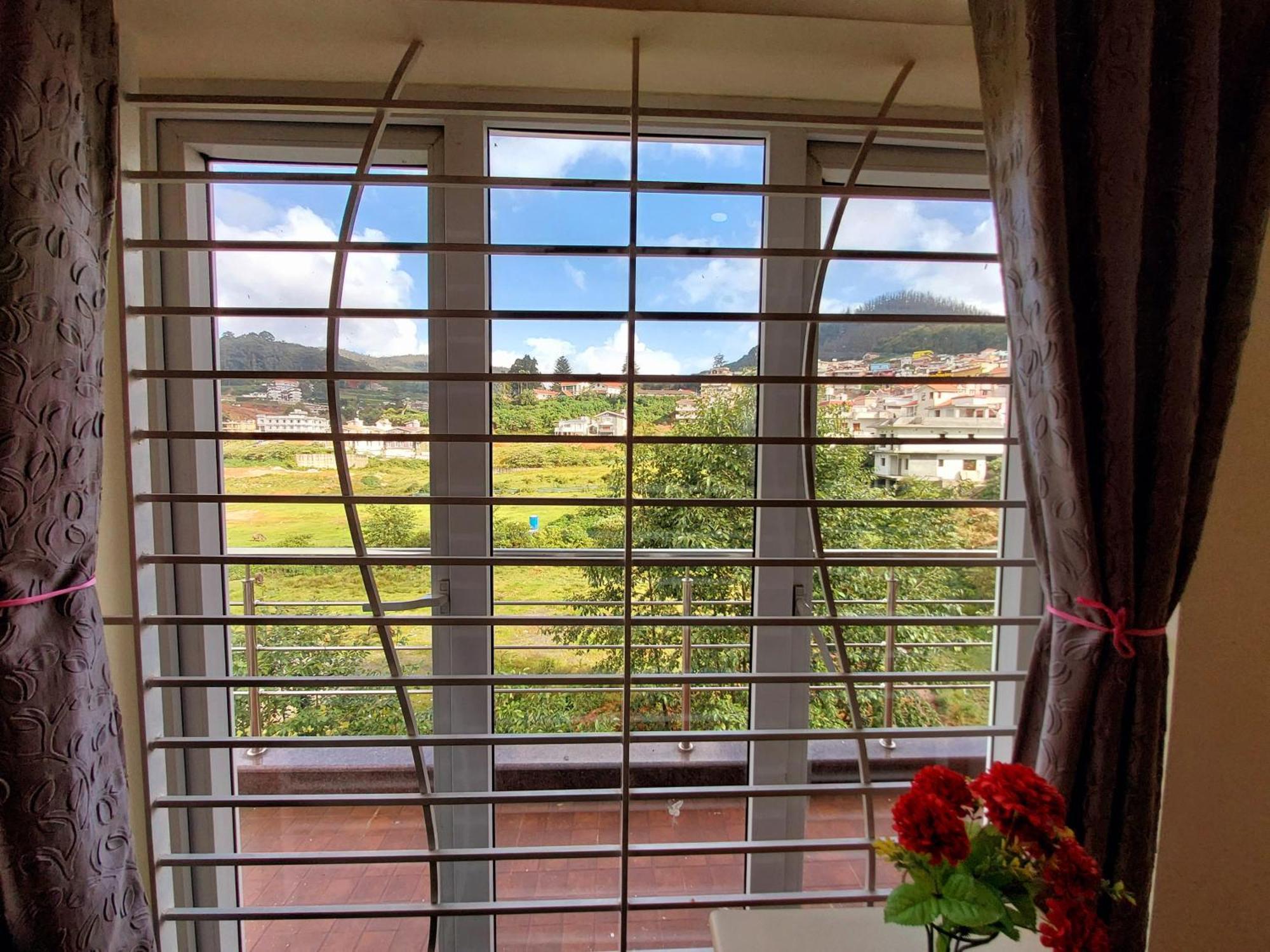 Serenity Inn Home Stay ウーティ エクステリア 写真